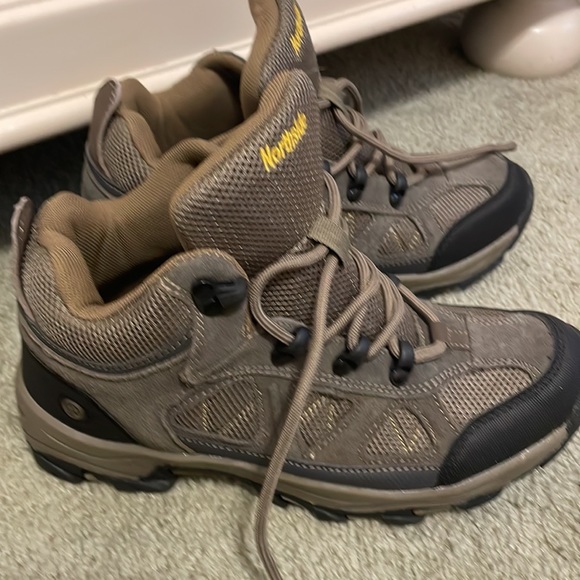 Khaki hiking boots - Picture 2 of 2